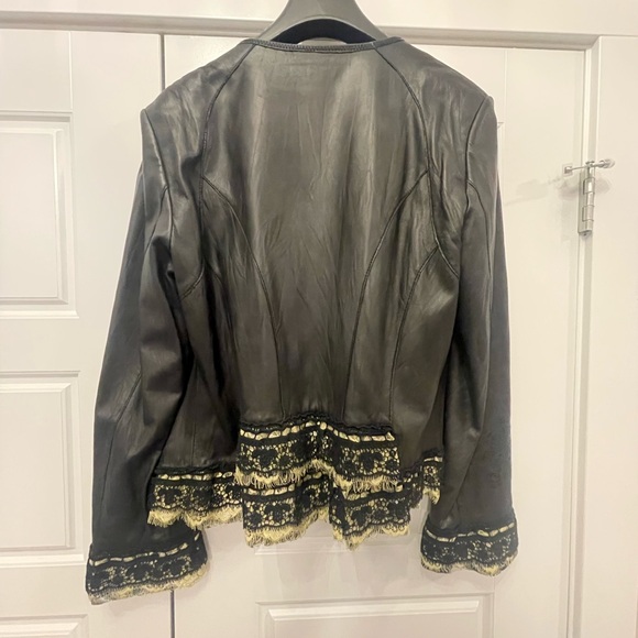 Chic genuine leather and lace blazer - Picture 6 of 9